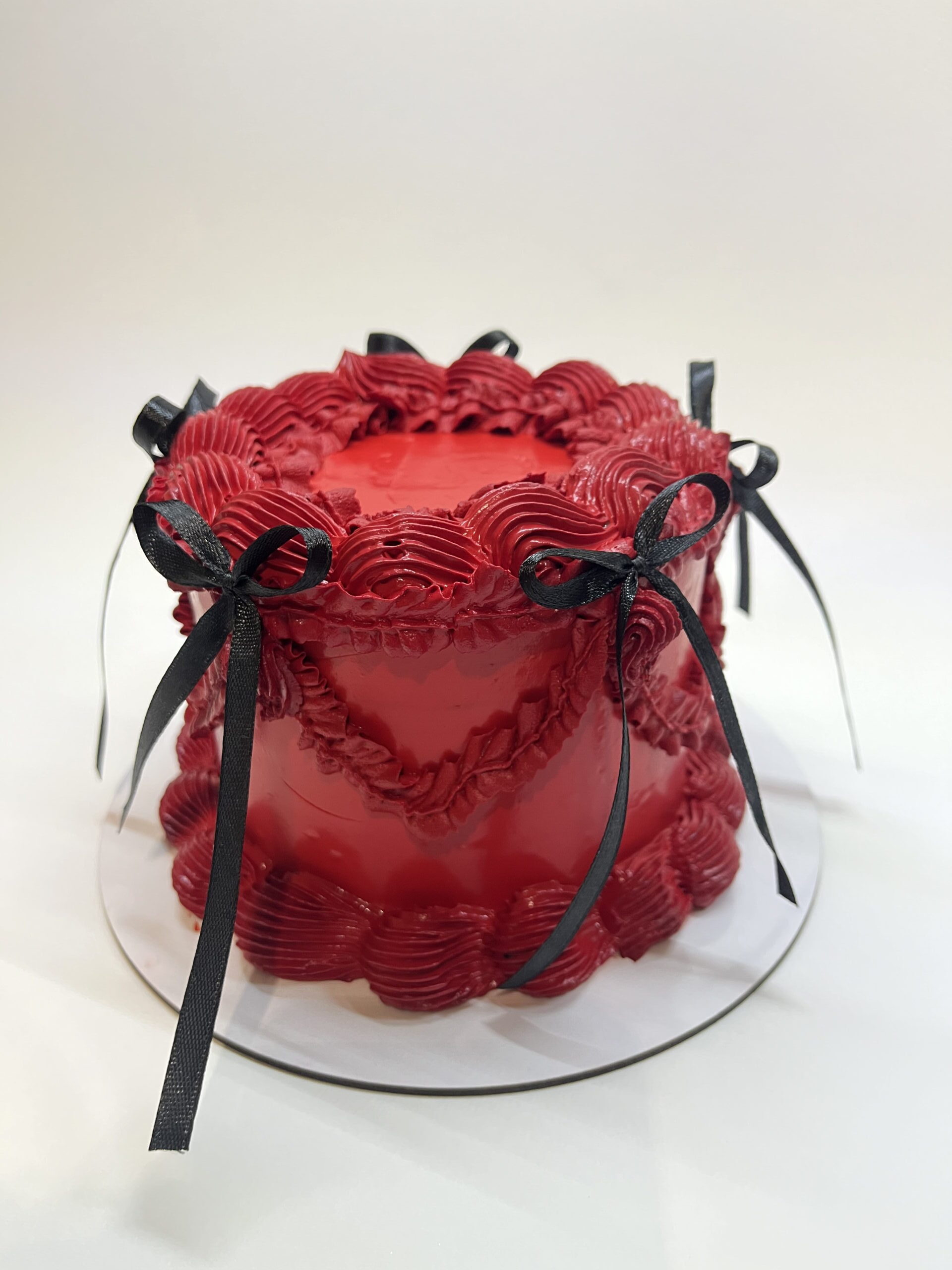 کیک قرمز مخصوص عکاسی آتلیه